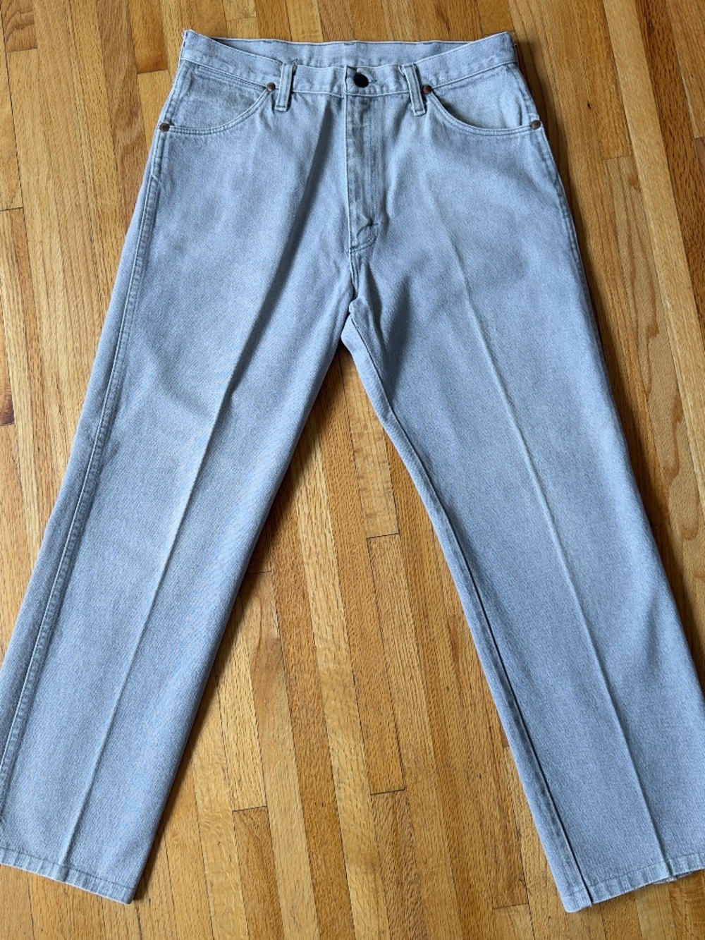 WRANGLER LIGHT GREY STONEWASH STRAIGHT-LEG JEANS — 90s WESTERN RELAXED DENIM